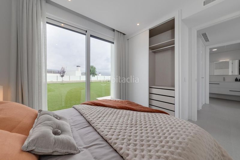 Foto 01d475b7-5dae-4853-aad8-ff3d575cecf3. Casa chalet independiente en venta mutxamel en Campello Pueblo Campello (el)