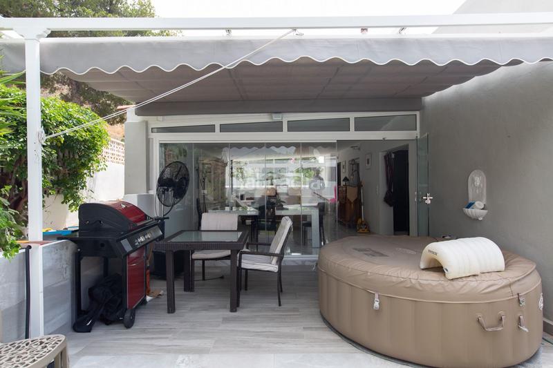 Foto 198d4eca-1ef4-4900-9403-e055f7904ddb. Casa chalet independiente en venta en la nucia en Nucia (la)