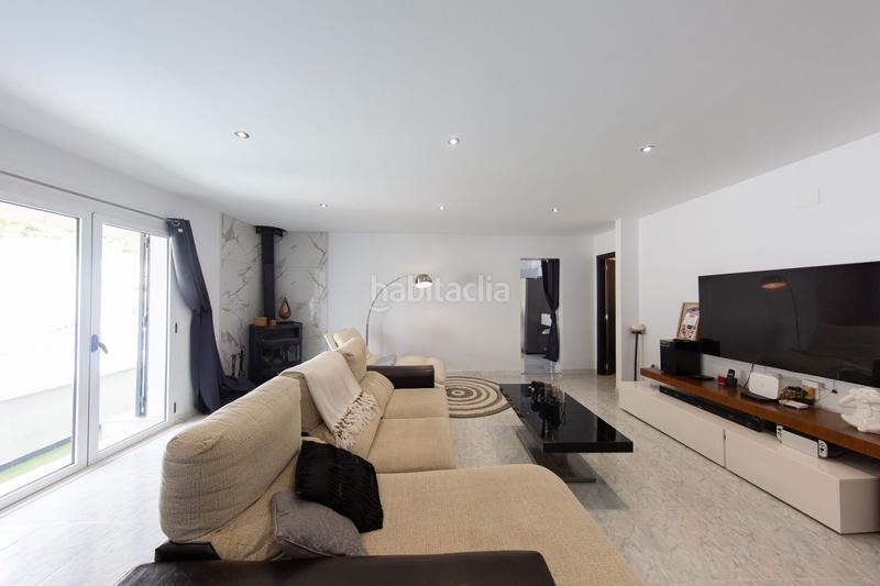 Foto 779c3459-c5b8-4545-a97d-9ecf45d67b70. Casa chalet independiente en venta en la nucia en Nucia (la)