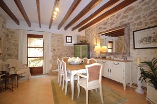 Masia a Selva. Casa con alma en caimari