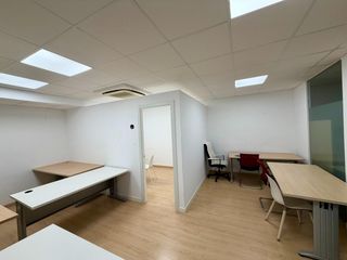 Affitto Ufficio in Sa Indioteria Urbà. Local de 32m2 en alquiler en vip asima  son castelló