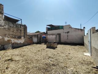 Finca rústica a Binissalem. Solar urbano edificable en binissalem
