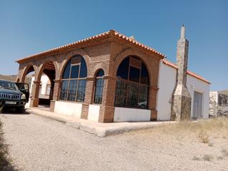 Mas  N/a. Medio coto con apartamento en carretera tabernas