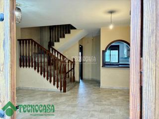Casa aparellada a Álora. Casa en venta en álora
