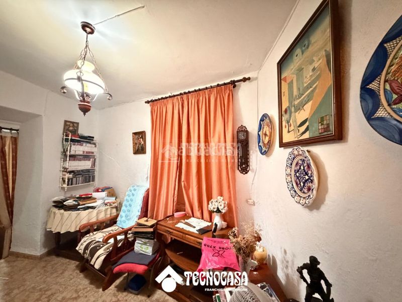 Foto 0380db2b-a402-4987-83bf-6a8b0413cd6f. Casa amb aparcament a Álora