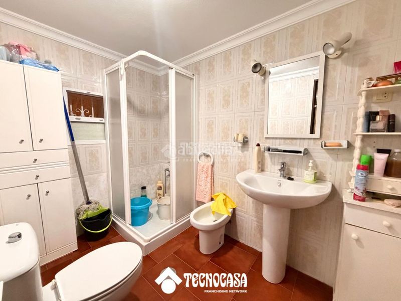 Foto b3b3956e-73dc-4027-a648-f049a1fd0091. Casa amb aparcament a Álora