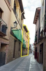 Casa a Calle joaquín costa 57. Lote casas adosadas  para proyecto rehabilitación