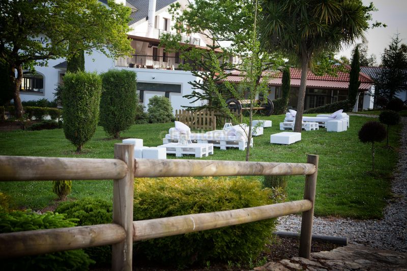 Foto 126bb02a-6056-47ec-b4cc-1ffb73459b28. Edificio in ledoira in Frades