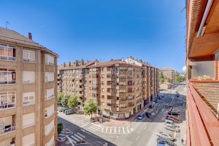 Pis a Avenida Beato Tomás de Zumárraga, 68, Vitoria-Gasteiz, Spain 1