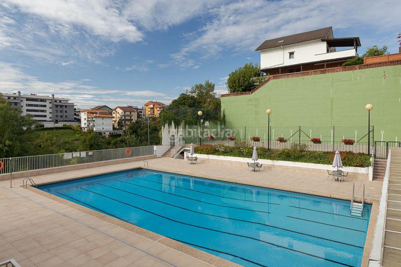 Foto b6adc31f-8d8f-4daf-8b1d-3441c9ea28b6. Reihenhaus in montesol etxetaldea in Miracruz Donostia - San Sebastián