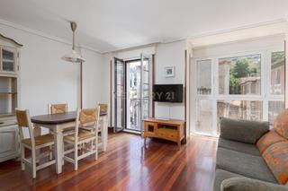 Affitto Appartamento in J.m. ostolaza kalea, 25, deba, spain 25. Se alquila dúplex en el corazón de deba amplitud, confort y ubic