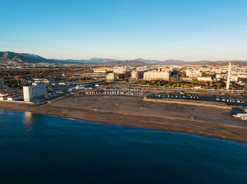 Foto 6dedfb49-aa21-4f81-abff-d77d53e9fb65. Planta baixa 114m<sup>2</sup> a avenida de los guindos 35 a Paseo Marítimo Oeste - Pacífico Málaga