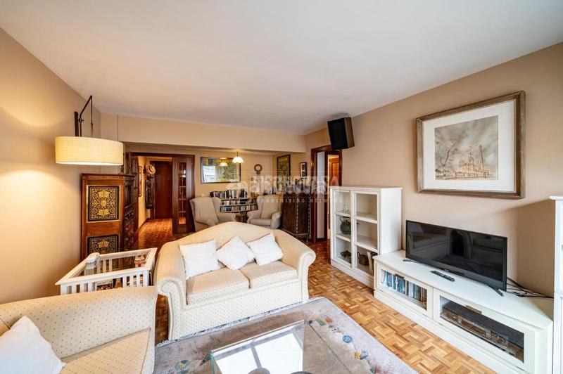 Foto 4334fab0-7026-4d96-8f78-b0665663080b. Etagenwohnung mit heizung parking in Cuatro Caminos - Azca Madrid