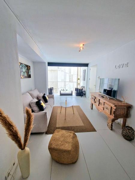 Foto 2a90c400-3608-4a9d-9941-2efa93c1c054. Lloguer apartament amb aparcament piscina a Marina Botafoc-Talamanca Ibiza