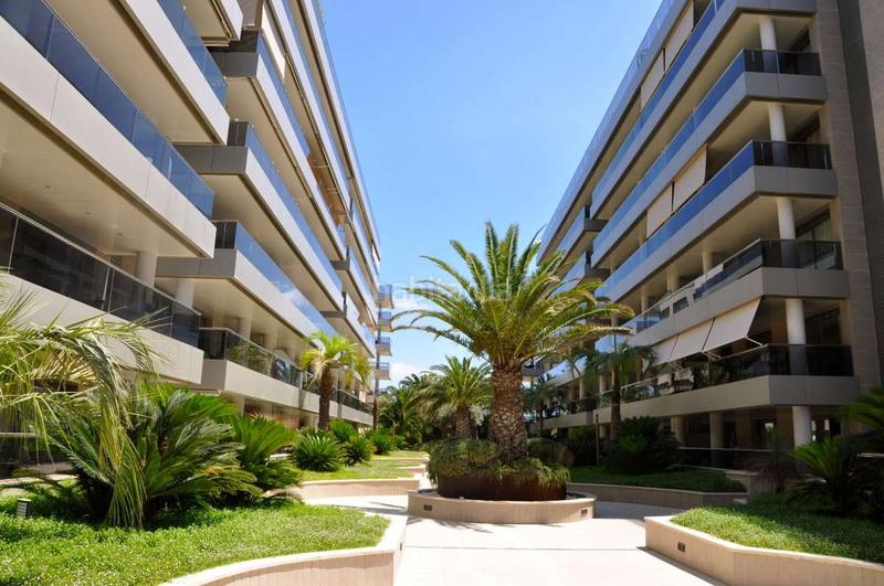 Foto ab739753-edd5-4e09-b99d-0437be2fd8b3. Appartamento con parcheggio piscina in Marina Botafoc-Talamanca Ibiza