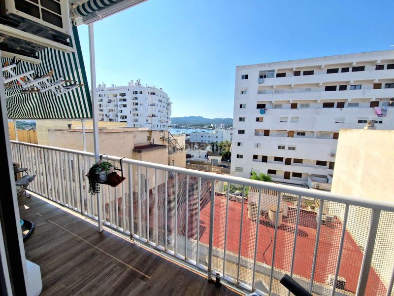 Foto f12e18f9-cfa3-4b3d-a733-b1d553619ea2. Apartment with heating in Sant Antoni de Portmany