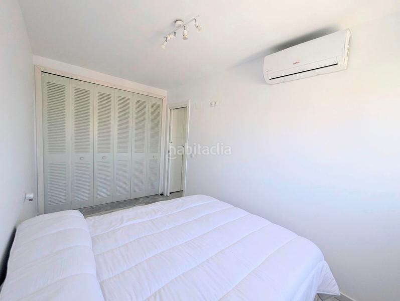 Foto 7358e1d8-f9ba-4a3e-8f01-c5c883ffc412. Alquiler apartamento piso encantador con escencia mediterránea en Benidorm