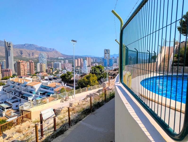 Foto ed3eaa60-9165-4ea2-a390-22a83c3471c3. Alquiler apartamento piso encantador con escencia mediterránea en Benidorm
