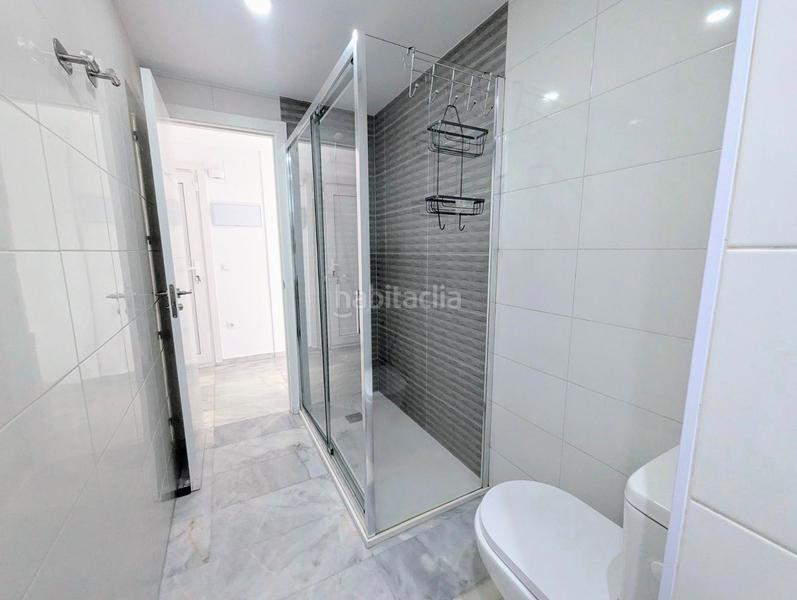 Foto f6b36322-593c-4a55-97cb-c026791f503e. Alquiler apartamento piso encantador con escencia mediterránea en Benidorm
