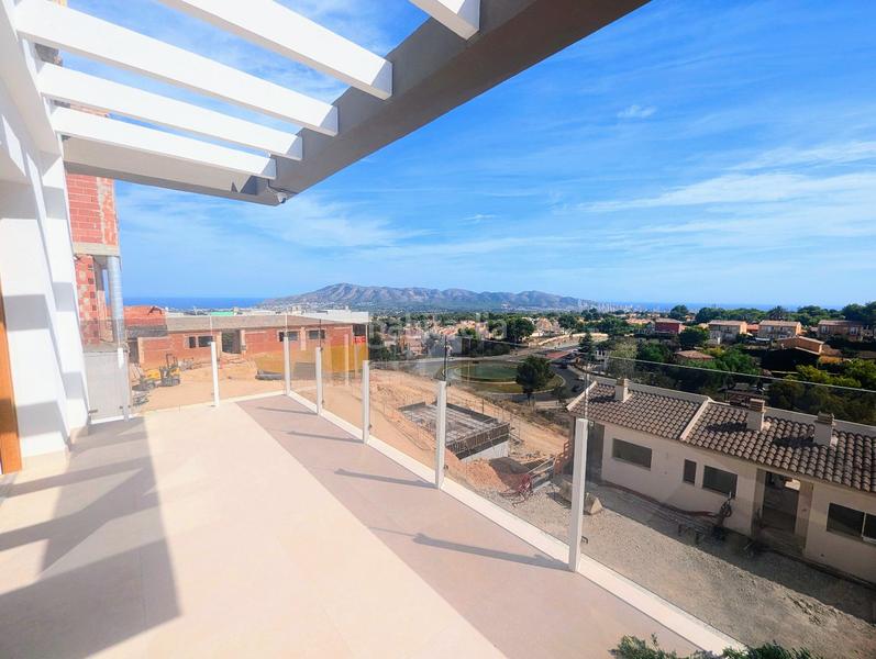 Foto 04b91f3d-6c85-4434-84a0-95200e1c94e2. Casa adossada amb calefacció aparcament piscina a Nucia (la)