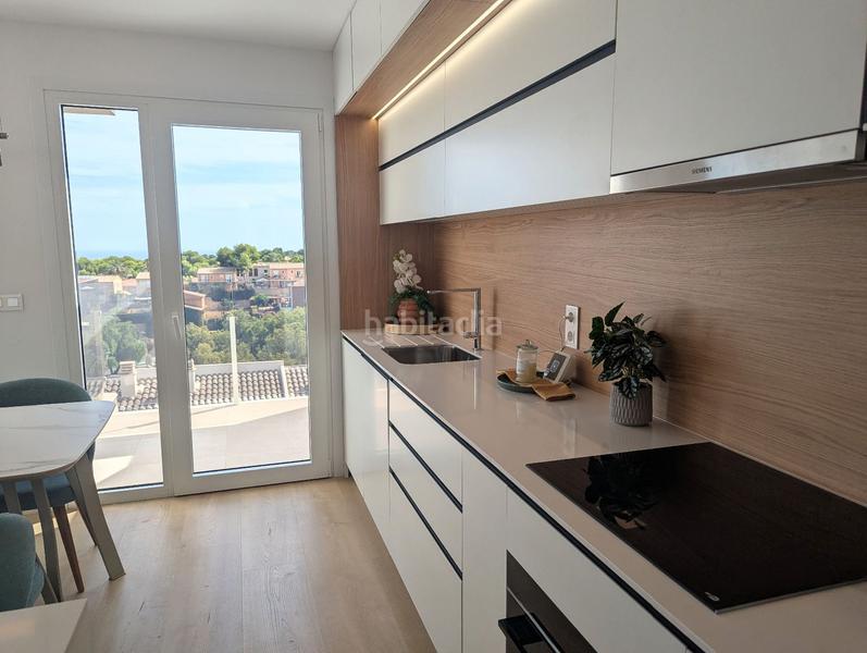 Foto 5256ed26-d9b9-45b0-bb0d-ccc4d17a0f8a. Casa adossada amb calefacció aparcament piscina a Nucia (la)