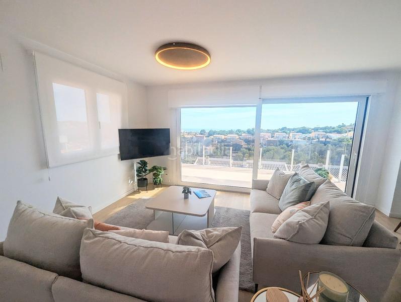 Foto f12d7693-f19e-4922-977e-6126dd639cda. Casa adossada amb calefacció aparcament piscina a Nucia (la)