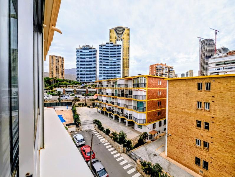 Foto 0071e884-c574-4d6d-b987-0332cdd548a0. Affitto appartamento con piscina in Playa Poniente Benidorm