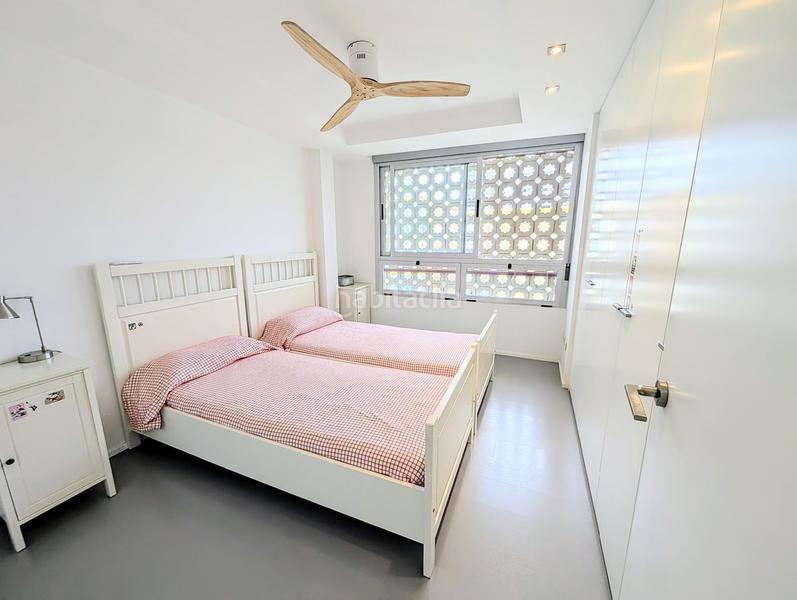 Foto f59b88a9-22ad-4b34-aec9-ee94bdbd46d8. Affitto appartamento con piscina in Playa Poniente Benidorm