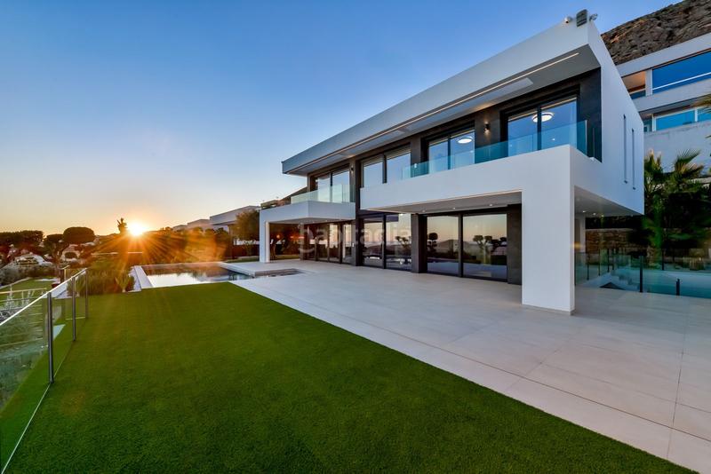 Foto f7b0733a-7d18-4f70-afe7-584678a49e9b. Chalet with heating parking pool in Golf Bahía Finestrat