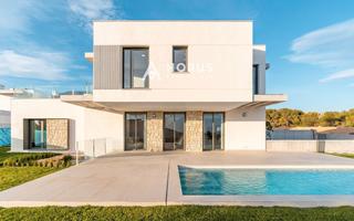 Chalet  Praga. Villa de diseo con vistas al mar a estrenar