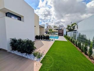 Chalet  Calle florencia. Chalet independiente