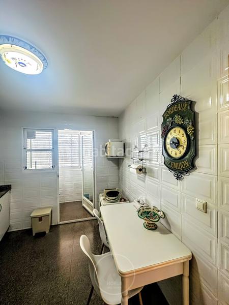 Foto 2416bb16-c4f7-467f-a5cc-7f468c4df87d. Rent flat with parking pool in Playa Poniente Benidorm