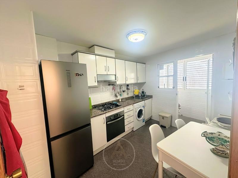 Foto 9b8b03b3-39f2-44b0-92e1-b664d4eb1b96. Rent flat with parking pool in Playa Poniente Benidorm