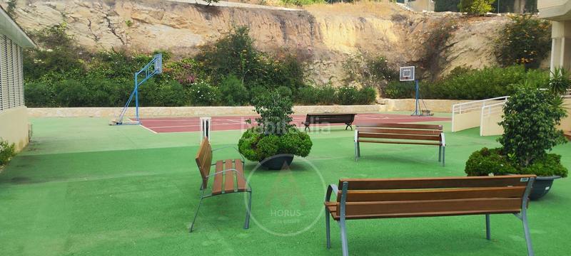 Foto ab8104ff-ae66-42b5-ba1e-912ee461140f. Rent flat with parking pool in Playa Poniente Benidorm