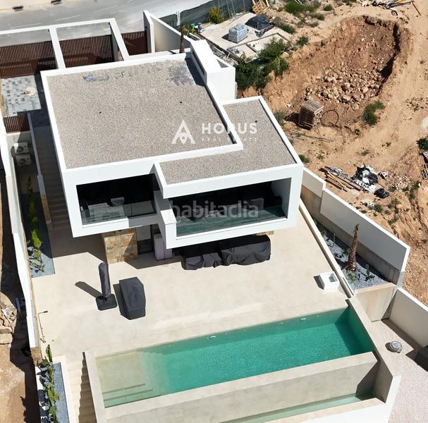 Foto 15b56350-7510-4149-b0ad-50ecf00008ee. Casa amb aparcament piscina a Finestrat pueblo Finestrat