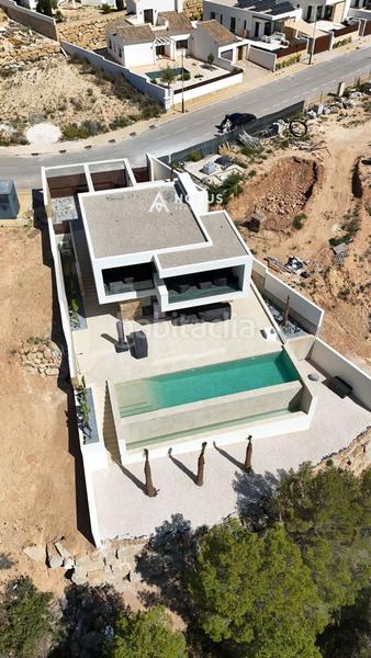 Foto d1225455-8aa7-40cd-b9cf-51280a928044. Casa amb aparcament piscina a Finestrat pueblo Finestrat