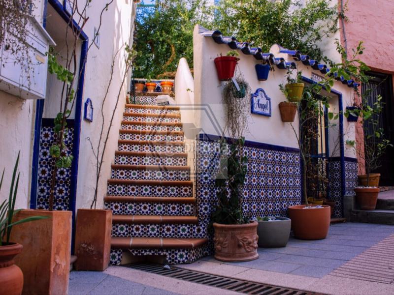 Foto 97bf5d68-88ac-43ad-bd50-24d211ce8dd4. Casa adossada a avenida andalucia a Benahavís pueblo Benahavís