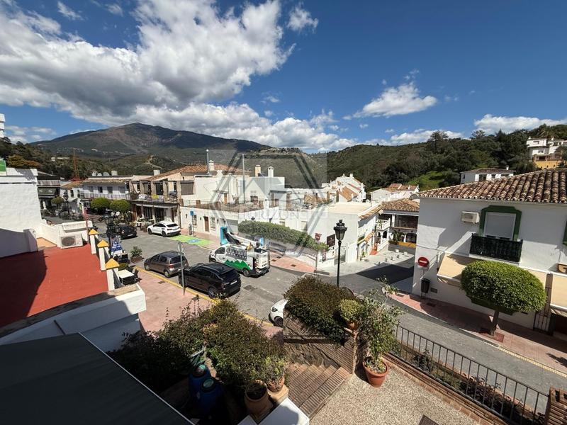 Foto eac10975-ea04-4e5b-8e83-3d9d8392e848. Casa adossada a avenida andalucia a Benahavís pueblo Benahavís