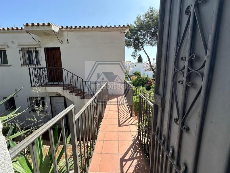 Foto 9e5ebc78-a982-40eb-b2d9-6e4fc1e46e34. Pis amb aparcament piscina a Nueva Andalucía centro Marbella