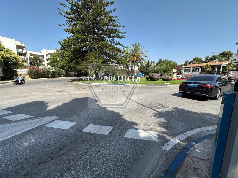 Foto abd19e81-2d94-4ee3-8149-86e3cbbc086b. Pis amb aparcament piscina a Nueva Andalucía centro Marbella