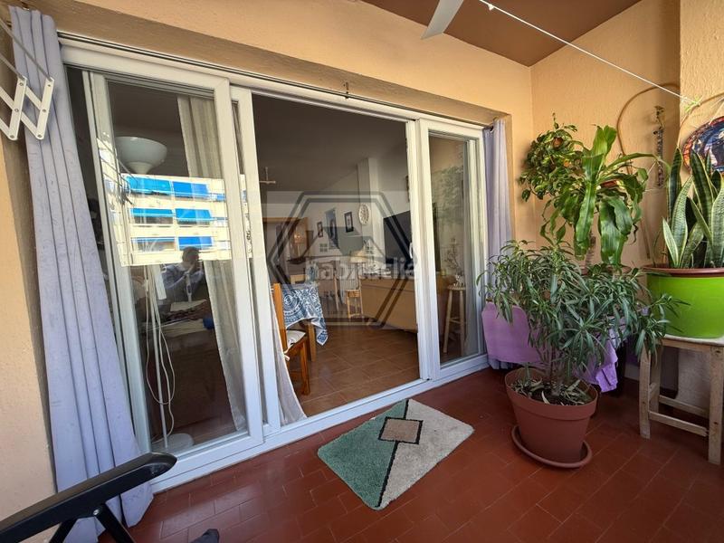 Foto 0f0916af-7d09-4263-82ca-31c80b3015cd. Piso  en avenida del mercado en Zona Miraflores Marbella