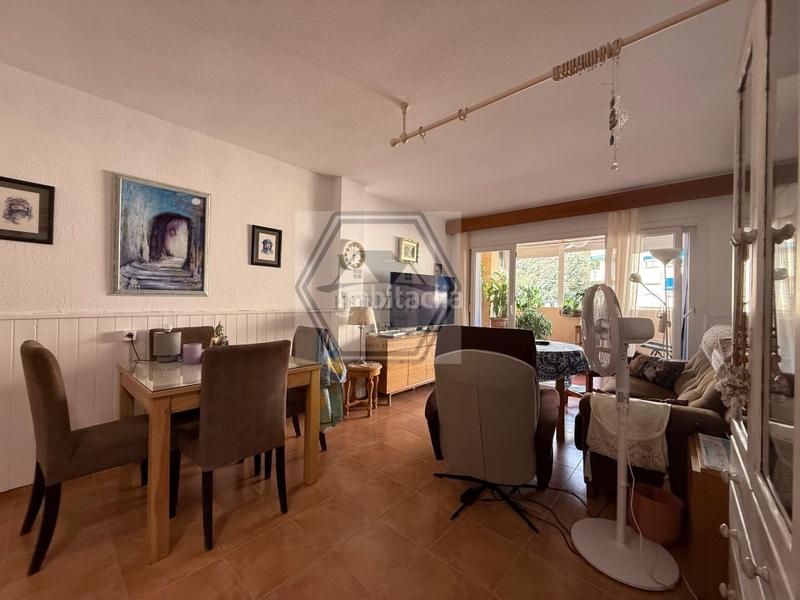 Foto 24450613-4b71-44e0-b125-e637adc59fb5. Piso  en avenida del mercado en Zona Miraflores Marbella