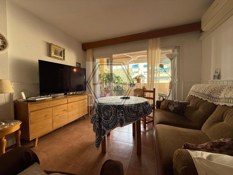 Foto 6a2735dd-afcb-4bf3-b535-cfa3326dedb8. Piso  en avenida del mercado en Zona Miraflores Marbella