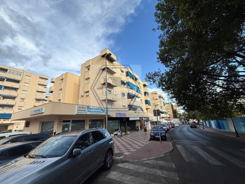 Foto 926c120a-b26e-4dc0-86dd-672ebb4058d2. Piso  en avenida del mercado en Zona Miraflores Marbella