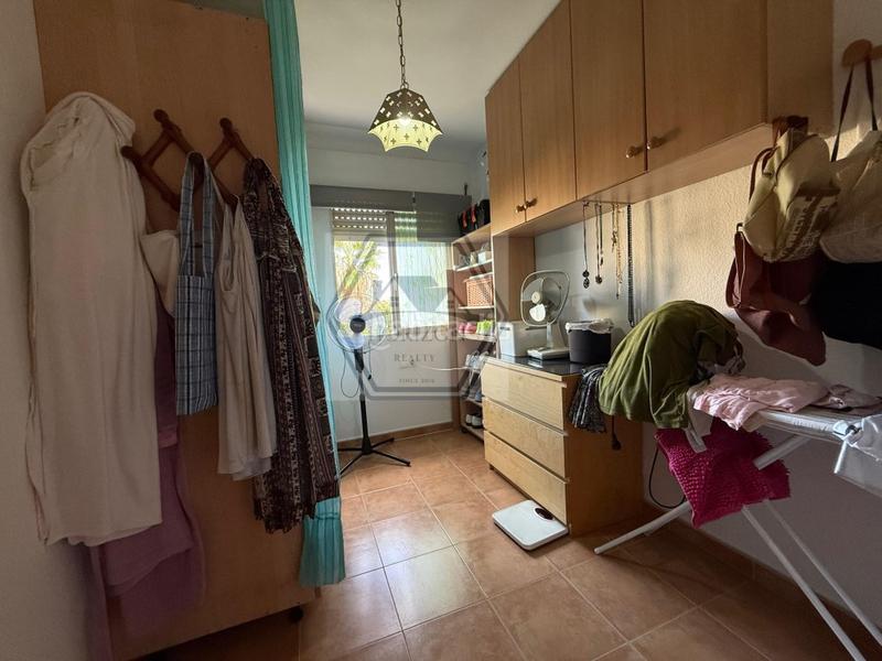 Foto edf51f1a-d896-4855-b243-14dc14c29bc7. Piso  en avenida del mercado en Zona Miraflores Marbella