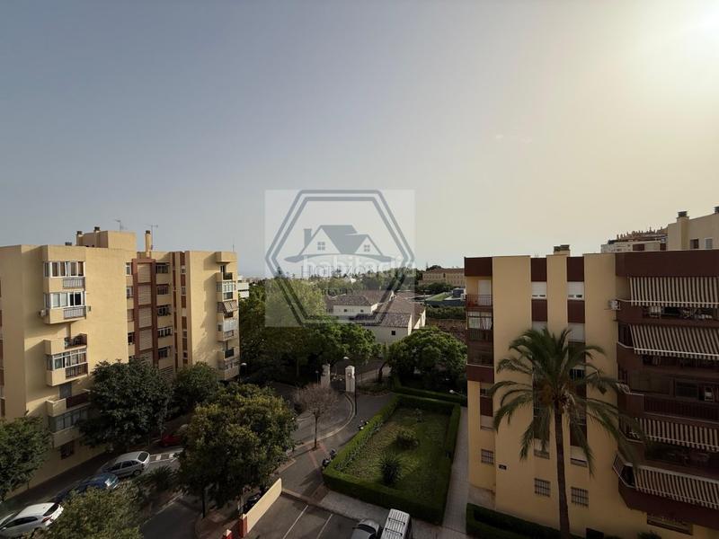 Foto acc17ca6-f877-40dc-9156-d323475d1f20. Pis amb aparcament a Zona Miraflores Marbella