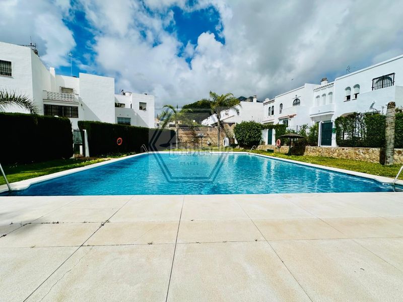 Foto be0c8602-dadf-43a4-94bc-7de7f291824a. Casa adossada a Huerta del Prado - La Montua Marbella
