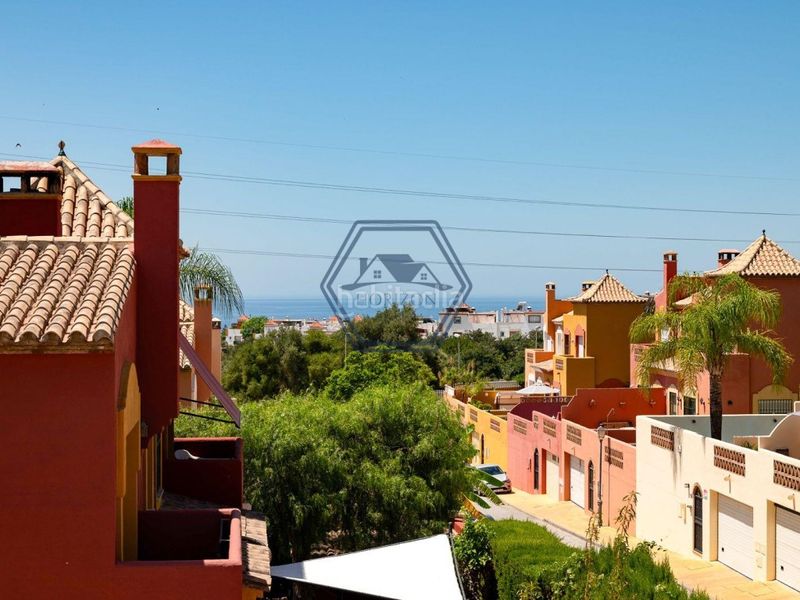 Foto 13cc03c5-82f8-4c0d-b62c-c04dc40bcb03. Xalet amb aparcament piscina a Bello Horizonte - Lindasol Marbella