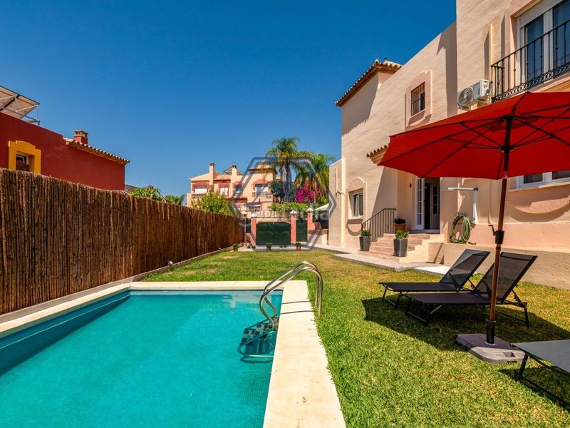 Foto 4d38ec78-0525-484d-91b3-9ccd2a807a04. Xalet amb aparcament piscina a Bello Horizonte - Lindasol Marbella