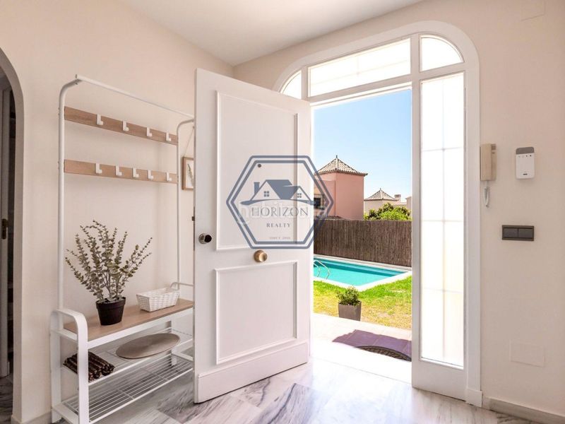 Foto 8466bdb8-cbc0-4780-8abc-268bd8e1e816. Xalet amb aparcament piscina a Bello Horizonte - Lindasol Marbella
